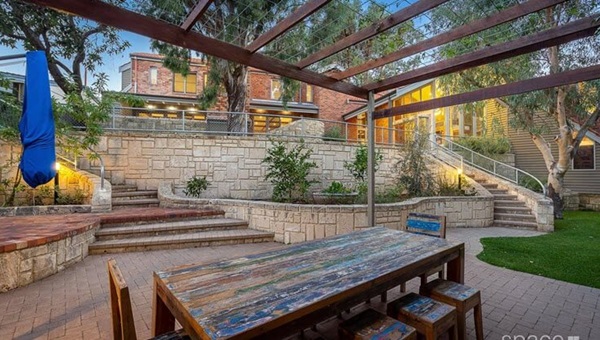 City_beach_3_houses_736x414jpg (1)