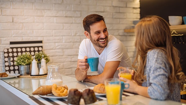 couple_home_coffee_kitchen_560305201(1) (1)