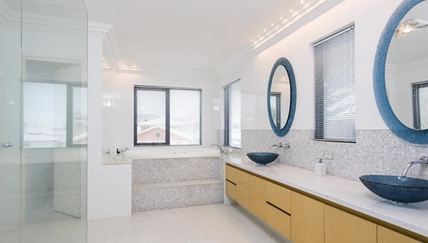 Sorrento_bathroom (1)
